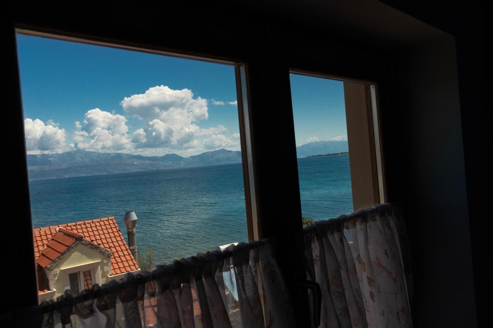 Taverna & Rooms スティヴァン エクステリア 写真